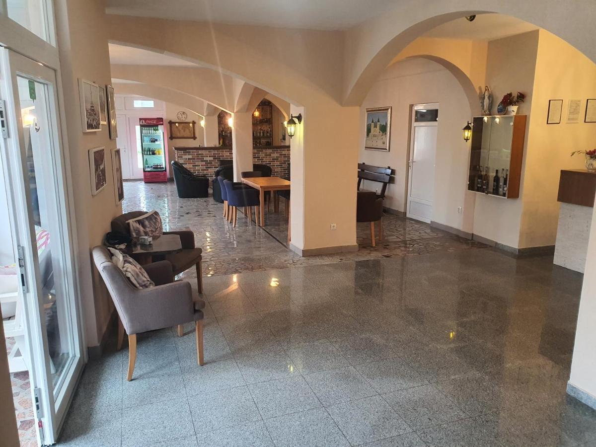 Hotel Barbaric Međugorje Buitenkant foto
