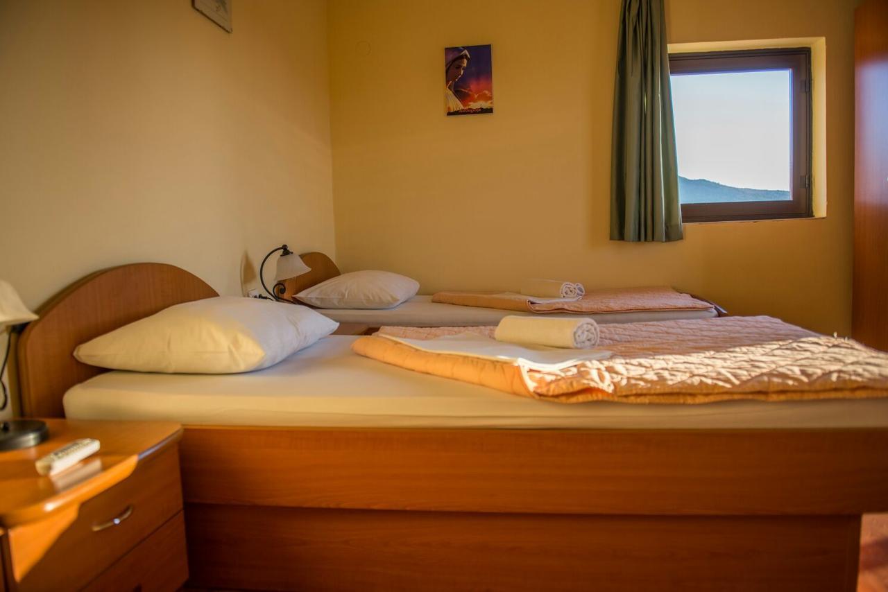Hotel Barbaric Međugorje Buitenkant foto